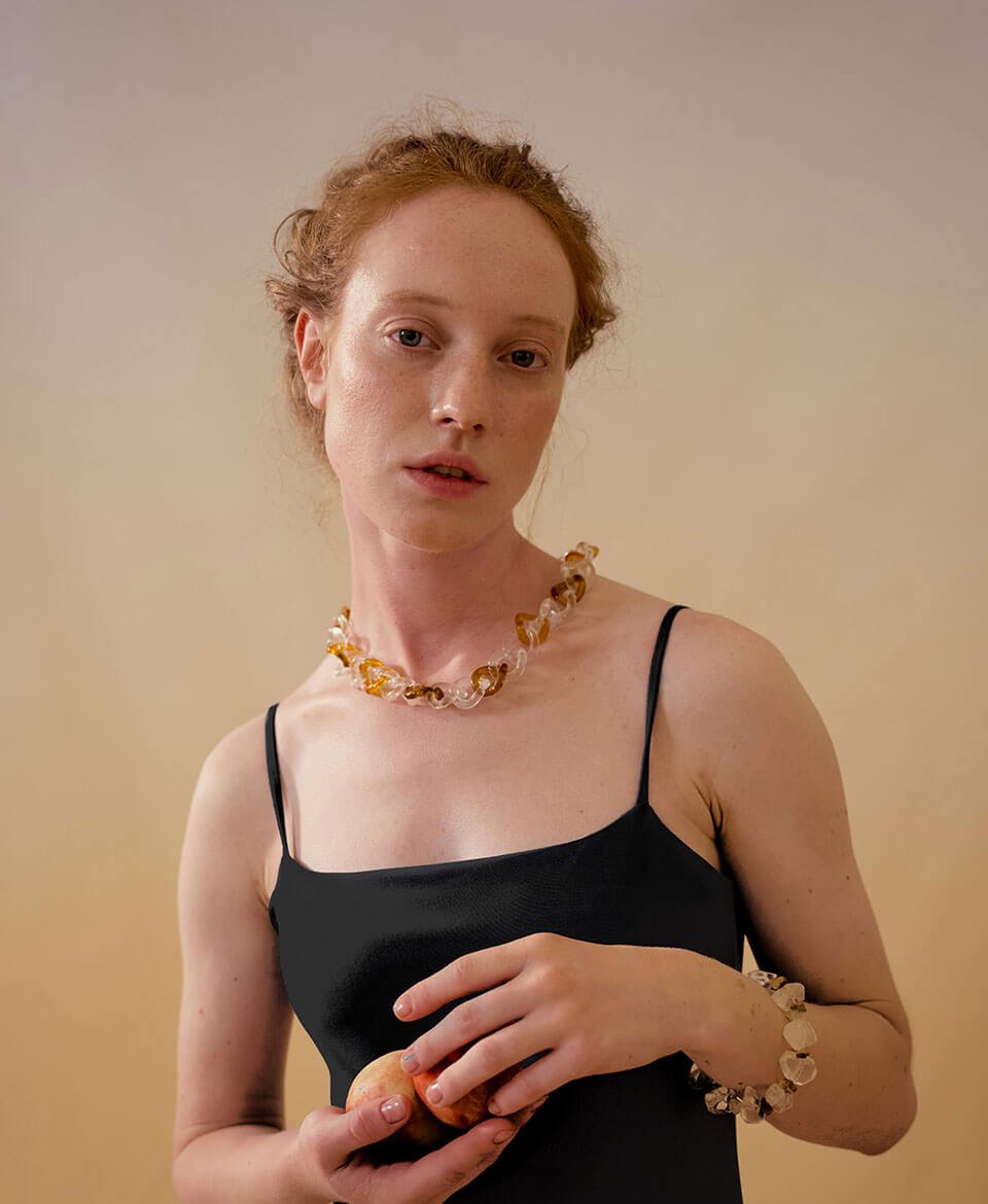 Elementor #2019 img 05 a black.jpg